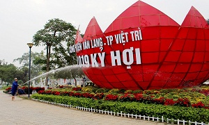Công viên Văn Lang “thay áo mới” đón xuân
